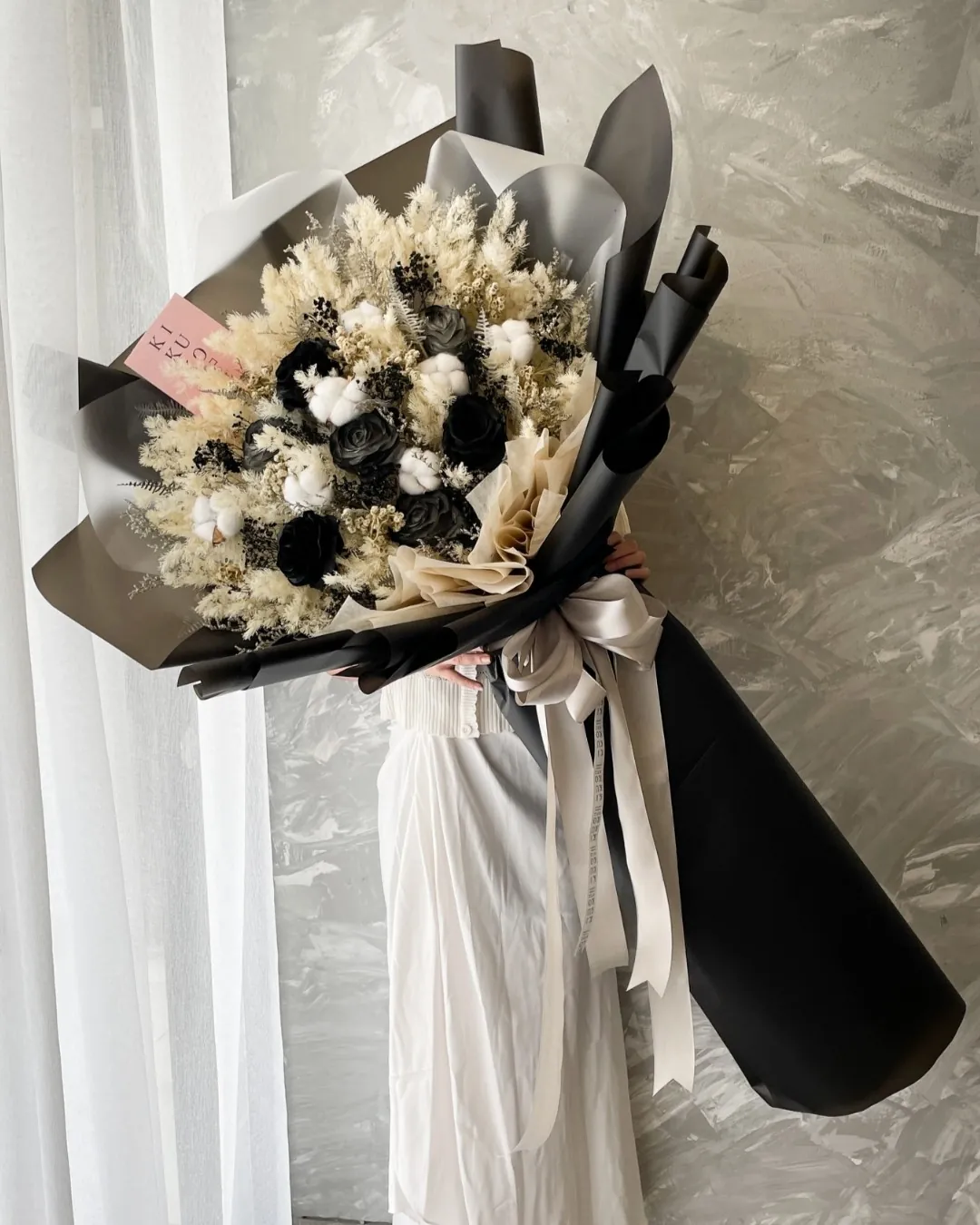 Grande Onyx Bouquet