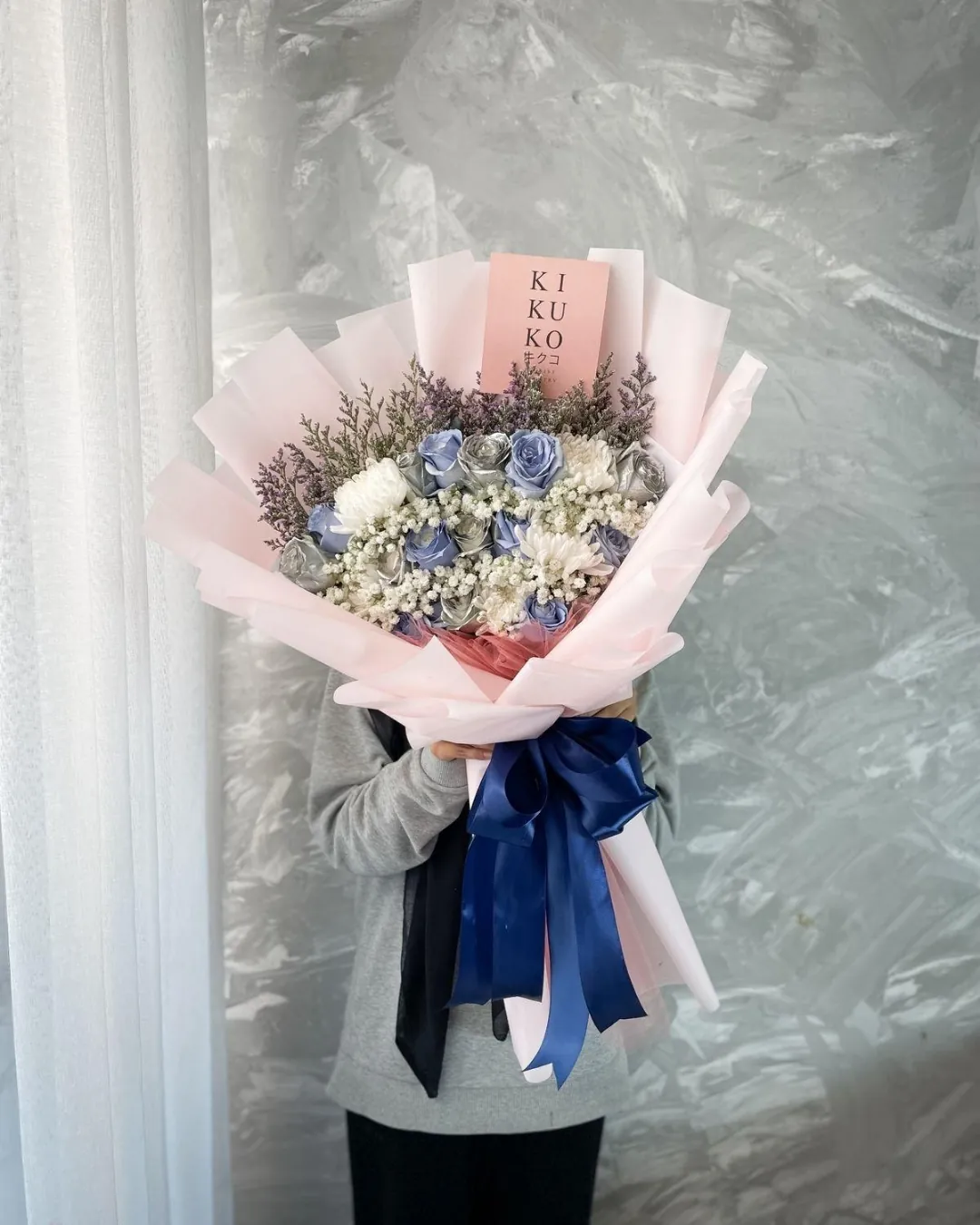 Small Hiroshi Bouquet - Image 2