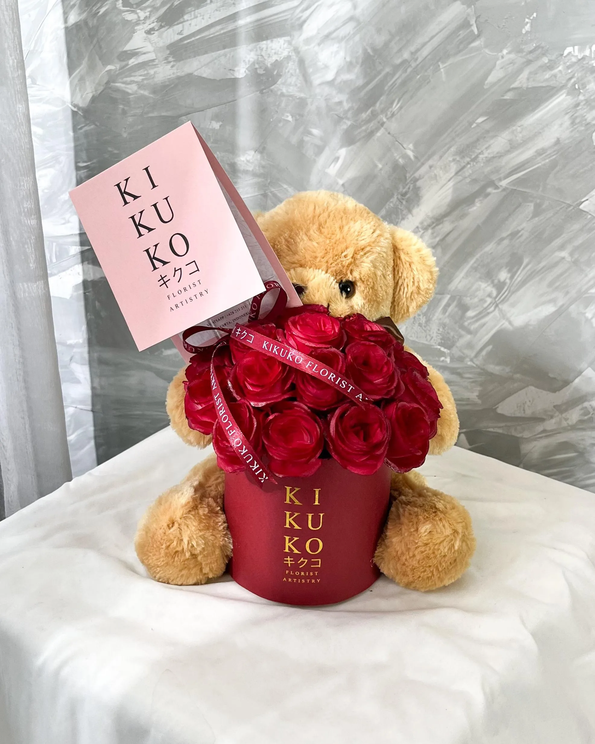 Dream Hug Teddy Bloombox - Image 2