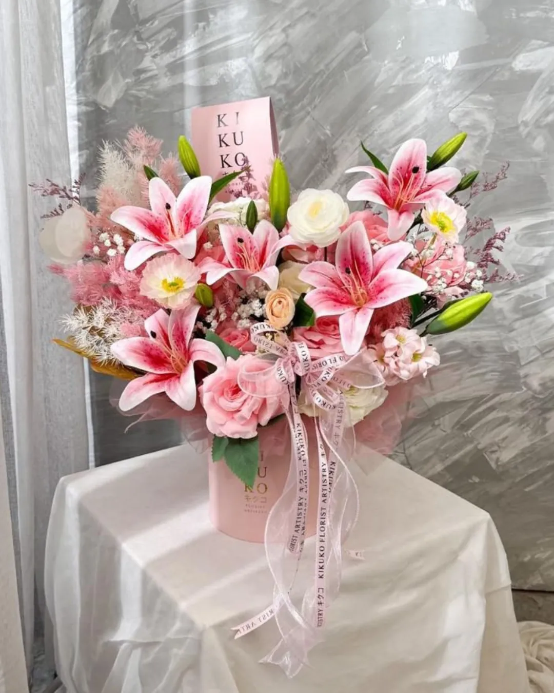 Lily Artificial Bloombox