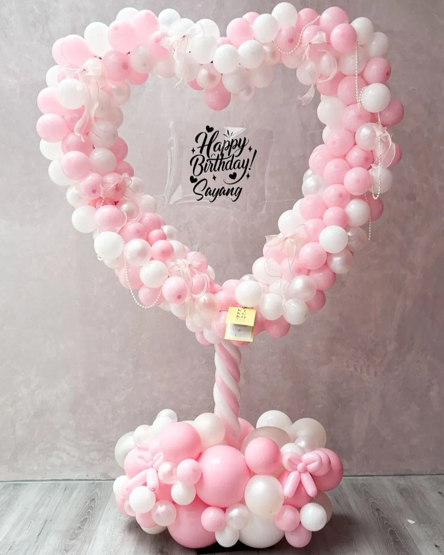 Mega Standing Love Balloon